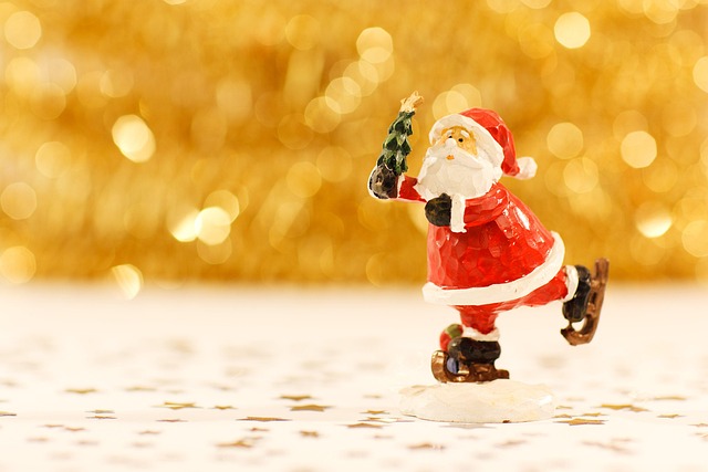 Weihnachtsmann-Figur